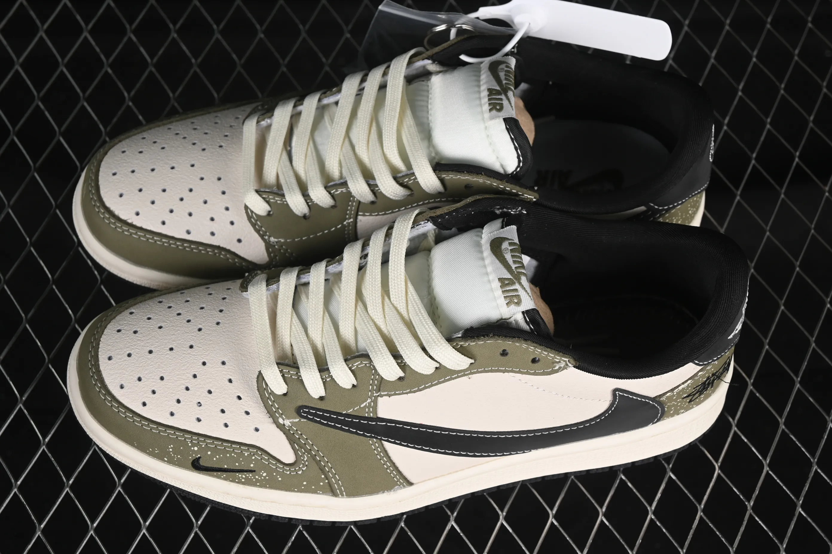 All categories Air Jordan Jordan series basketball shoes Air Jordan 1 Low High-end customized low-top sneakers Travis Scott x Fragment Design x Air Jordan 1 Low OG SP AJ1 Stussi co-branded dark bean green low-top cultural casual sneakers LD2025-018